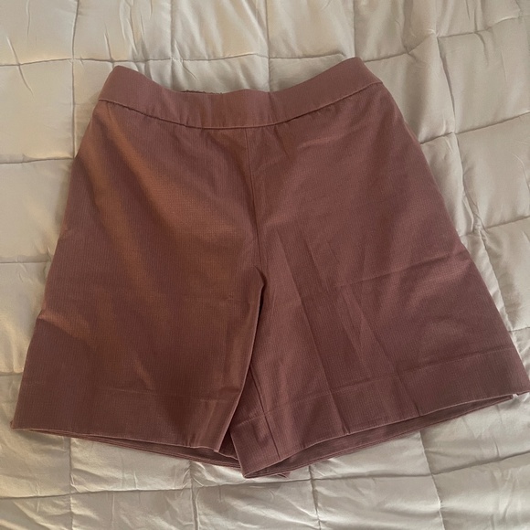 Lululemon - Team Canada WovenAir High-Rise Short 6" - Picture 1 of 2